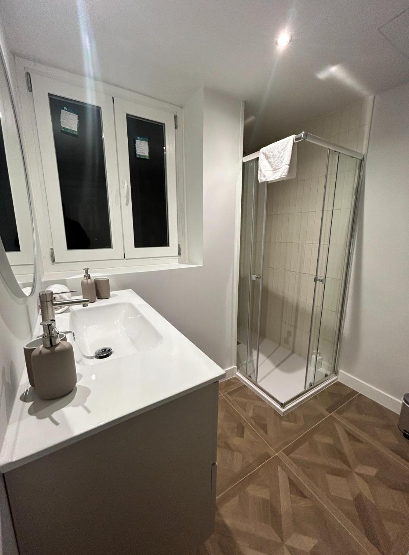 מדריד Sunny Apt 9Pax 4 Habitaciones En Minas-Malasana E3 מראה חיצוני תמונה